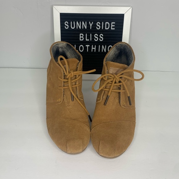 Toms Women’s Brown Rust Dessert Wedge Suede Ankle Booties Size 7 - Picture 1 of 16